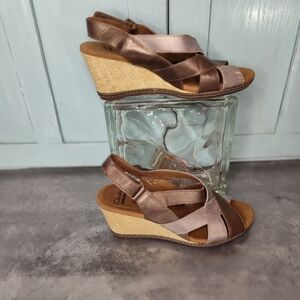 CLARKS COLLECTION Two-tone Shiny Bronze Wedge Sandals size 8.5M